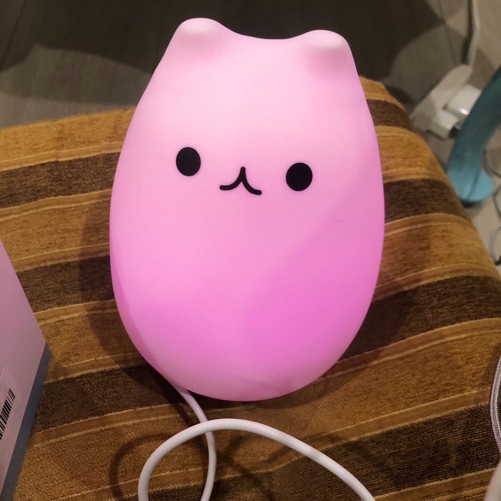 LED Kitty Night Light - Picture 5 of 8
